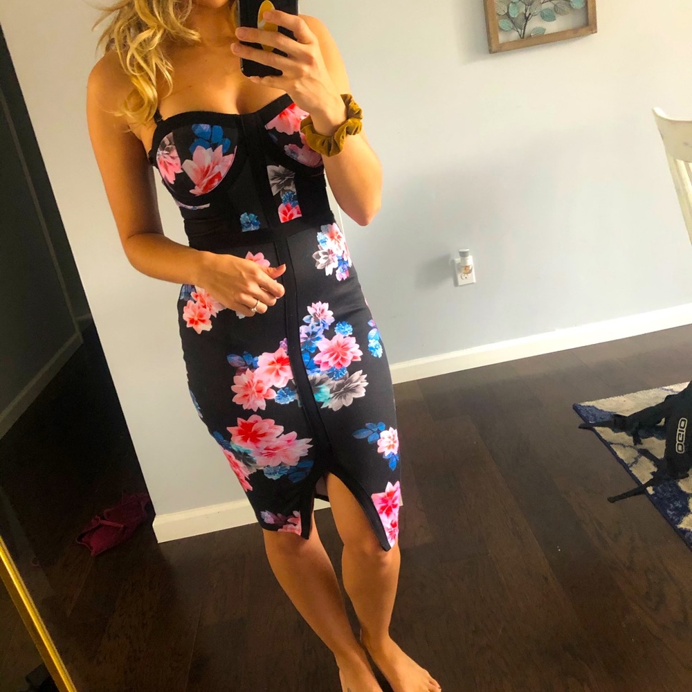 Beautiful dress only worn once